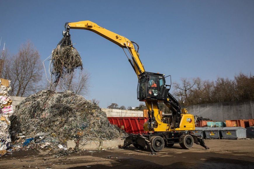 DE NYA MATERIALHANTERARNA CAT® MH3022 OCH MH3024 ÄR MÅNGSIDIGA OCH EFFEKTIVA MED FÖRBÄTTRADE CYKELTIDER